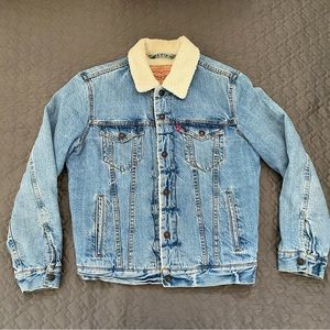 Levi’s - Sherpa Trucker Lightwash Denim Snap Button Jacket